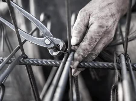 Steelfixer tying reinforcement bar